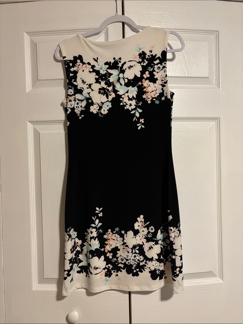 White House Black Market Black & White Floral Sleeveless Shift Dress - Picture 3 of 3
